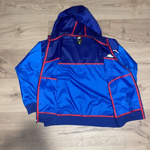 Nike Windbreaker - Picture 5 of 5